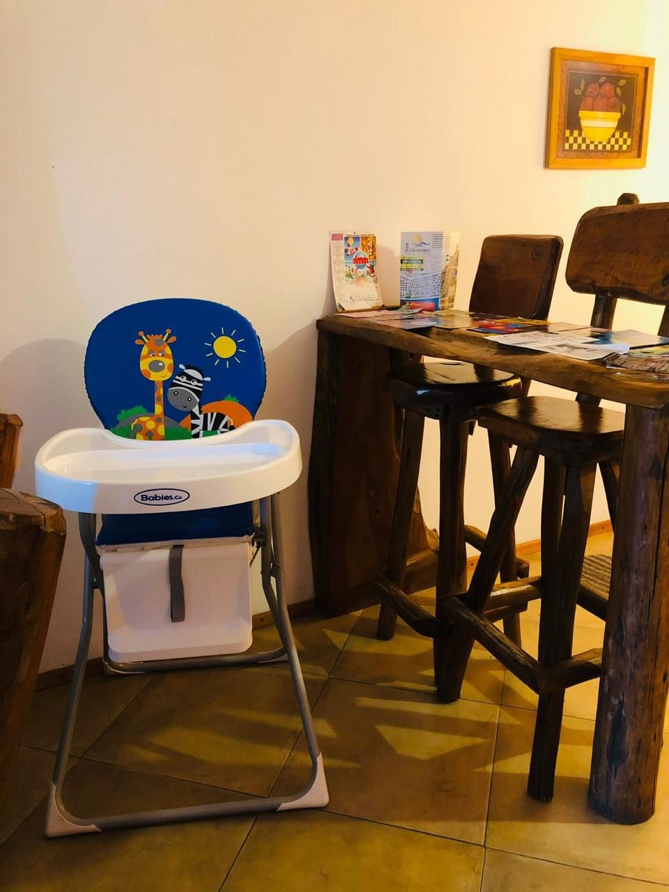 [Familia jugando juegos de mesa]