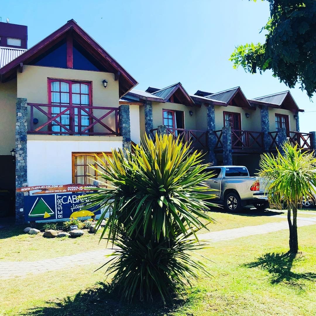 [Detalle de toallas limpias y jabones]